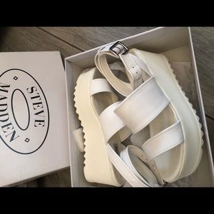 Steve Madden sandal/wedge